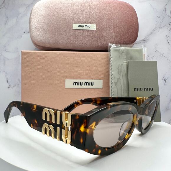 New MIU MIU Sunglasses - Picture 13 of 16